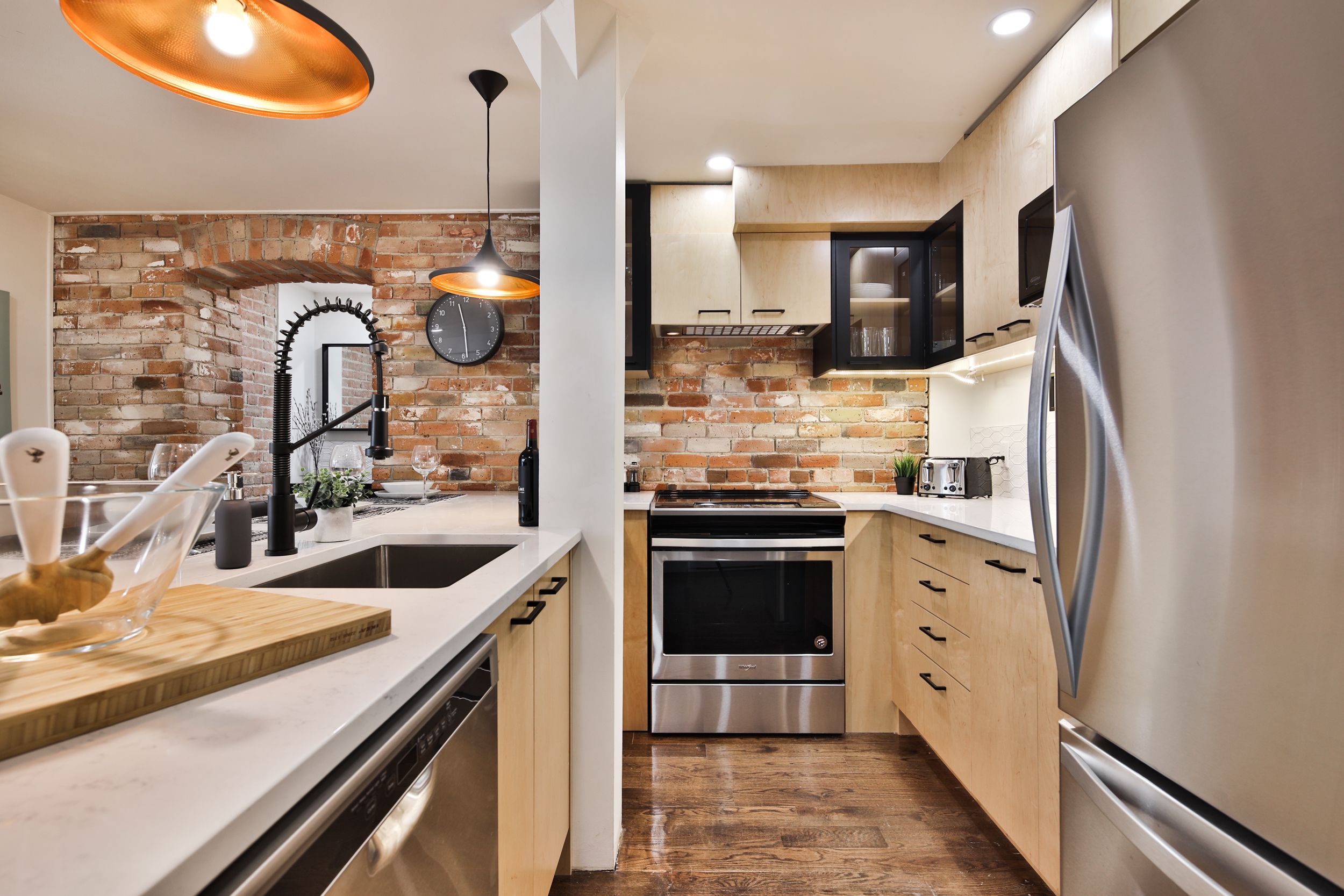 슈피리어 아파트, 침실 2개, 1층 (Suite 1) | 1 개의 침실, 고급 침구, 각각 다른 스타일의 인테리어, 각각 다르게 가구 비치