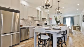 Exclusive Apartment, 3 Bedrooms (Suite 7)