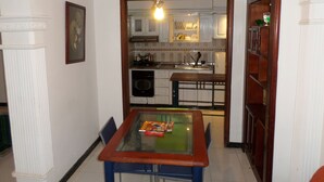 Deluxe House, 3 Bedrooms | Dining