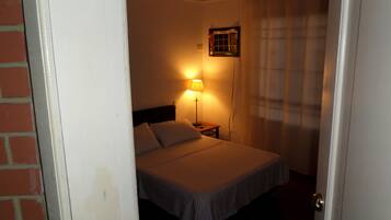 Deluxe House, 3 Bedrooms | 3 bedrooms, desk, iron/ironing board, rollaway beds