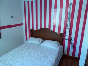 3 dormitoris, escriptori, planxa i posts de planxar i llits addicionals 