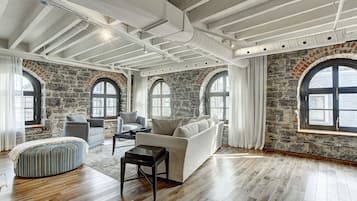 Elite Penthouse, 4 Bedrooms (Unit 3) | Living area | 65-inch flat-screen TV with cable channels, TV, Netflix