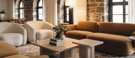 Attico Elite, 4 camere da letto (Unit 3) | Area soggiorno | TV a schermo piatto 65 pollici con canali via cavo, TV, Netflix