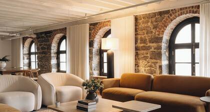 Saint Sulpice Lofts by Bakan - Old Montreal