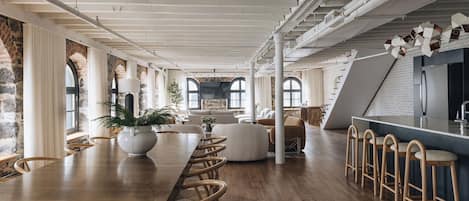 Elite Penthouse, 4 Bedrooms (Unit 3) | Living area | 65-inch flat-screen TV with cable channels, TV, Netflix