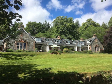 Exterior. The Cnoc Hotel