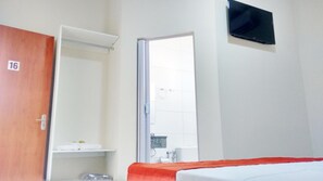 Premium bedding, minibar, desk, iron/ironing board - Hotel Casas Novas (Penapolis)