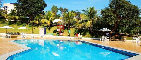 3 piscinas al aire libre