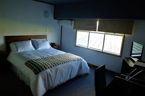 Classic Double or Twin Room, 1 Bedroom, Private Bathroom | Premium bedding, desk, iron/ironing board, rollaway beds - Hotel Terrapuerto (Valdivia)