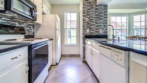Apartment | Private kitchen - Royal Bay 1 (Kissimmee)
