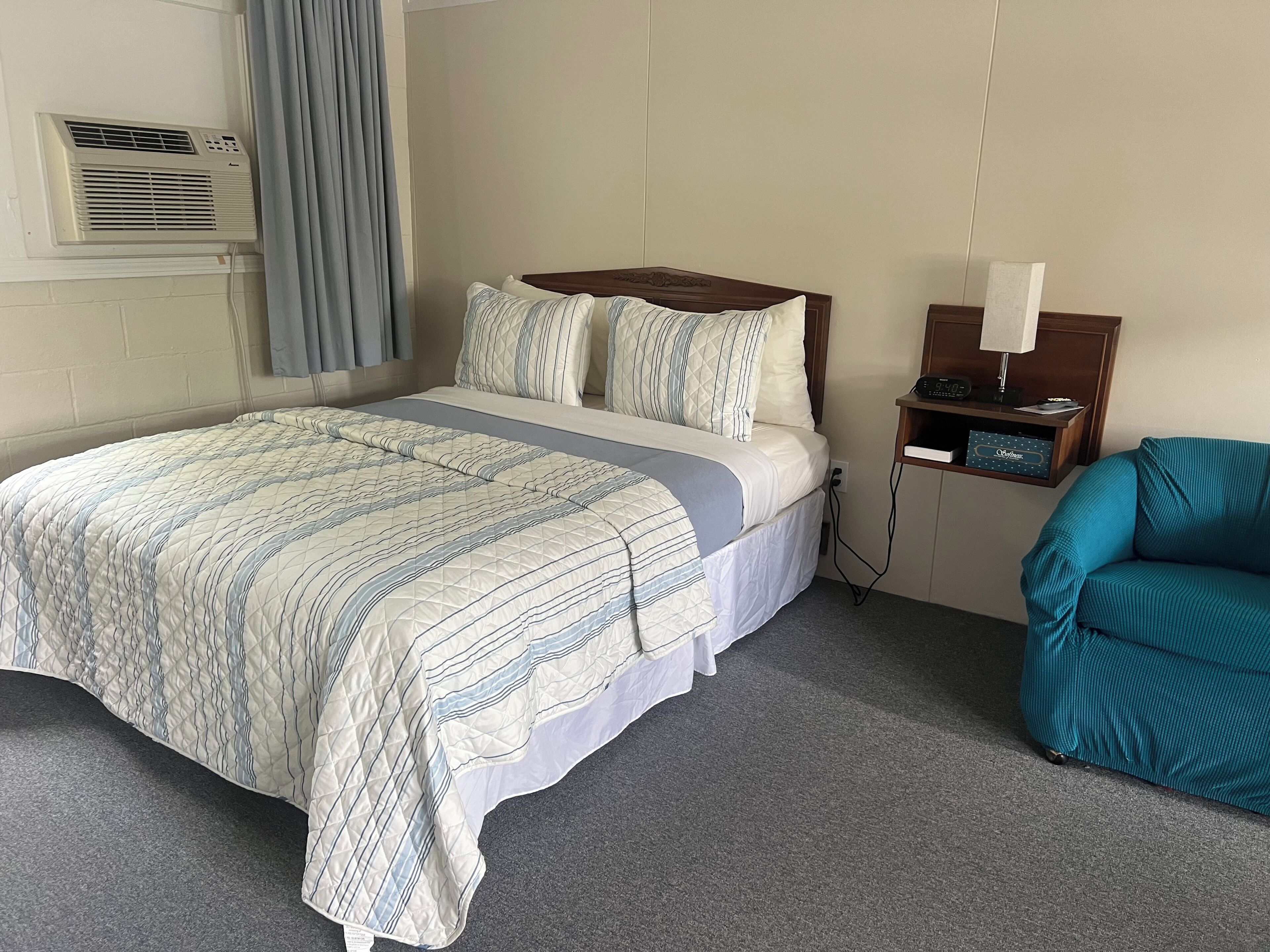 Basic Room | Bed sheets