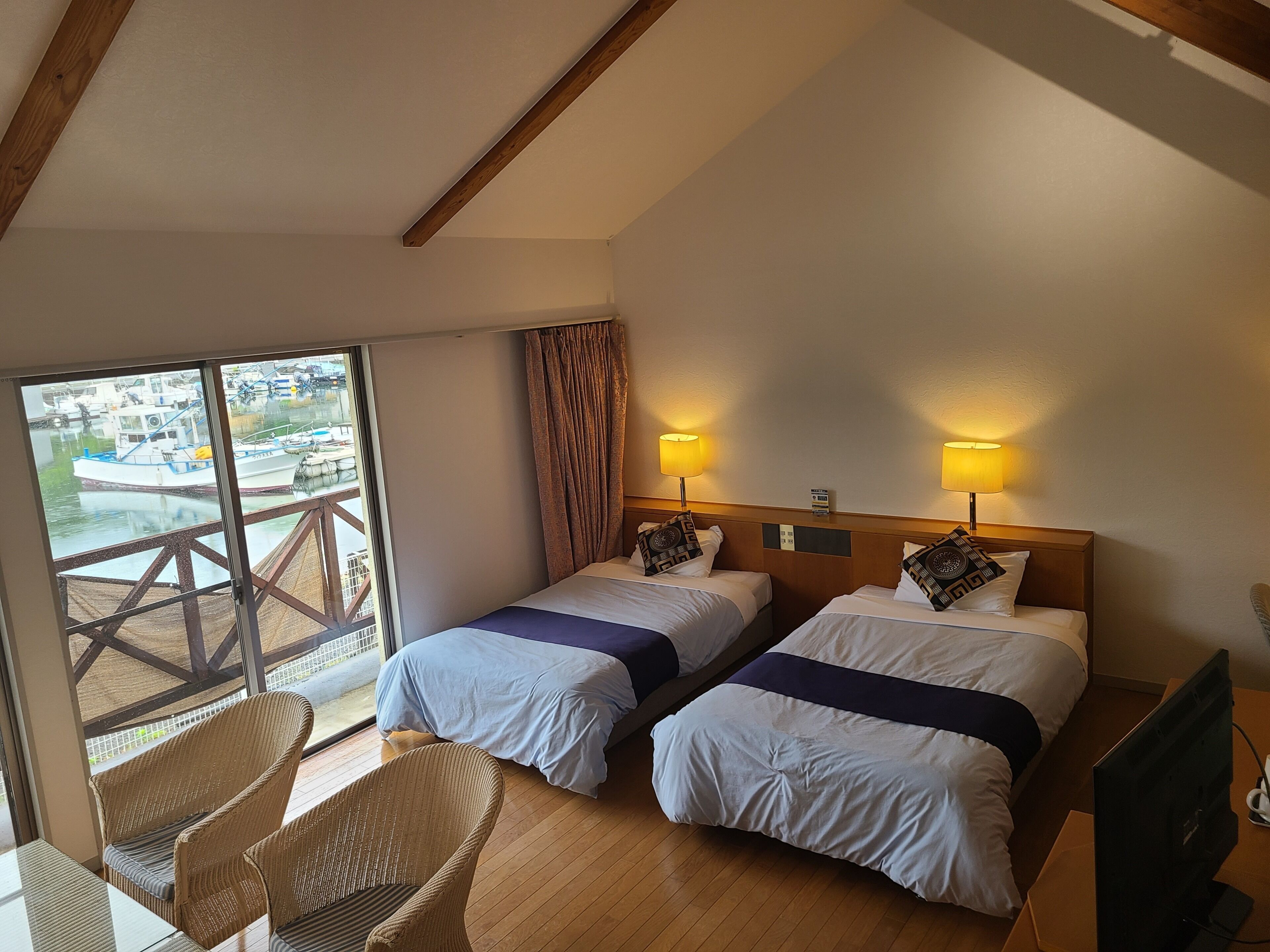 Grand Room, Non Smoking | Peti besi dalam bilik, meja, Wi-fi percuma 