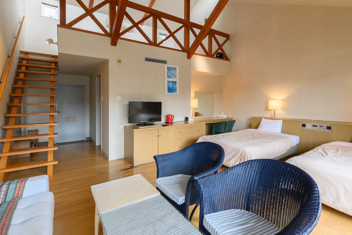Grand Room, Non Smoking | In-room safe, desk, free WiFi