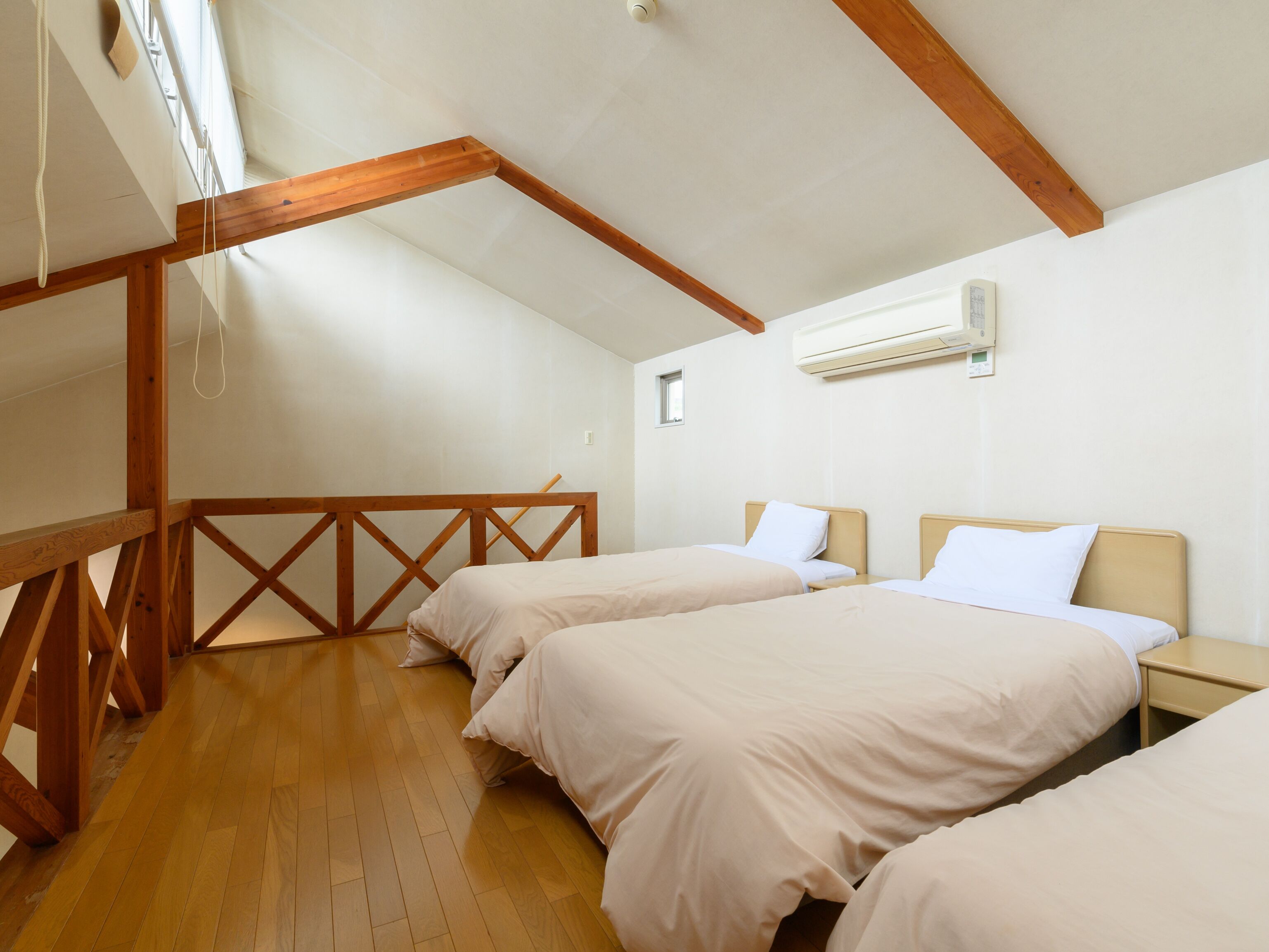 grand room, non smoking | 1 bedroom, in-room safe, desk, free wifi