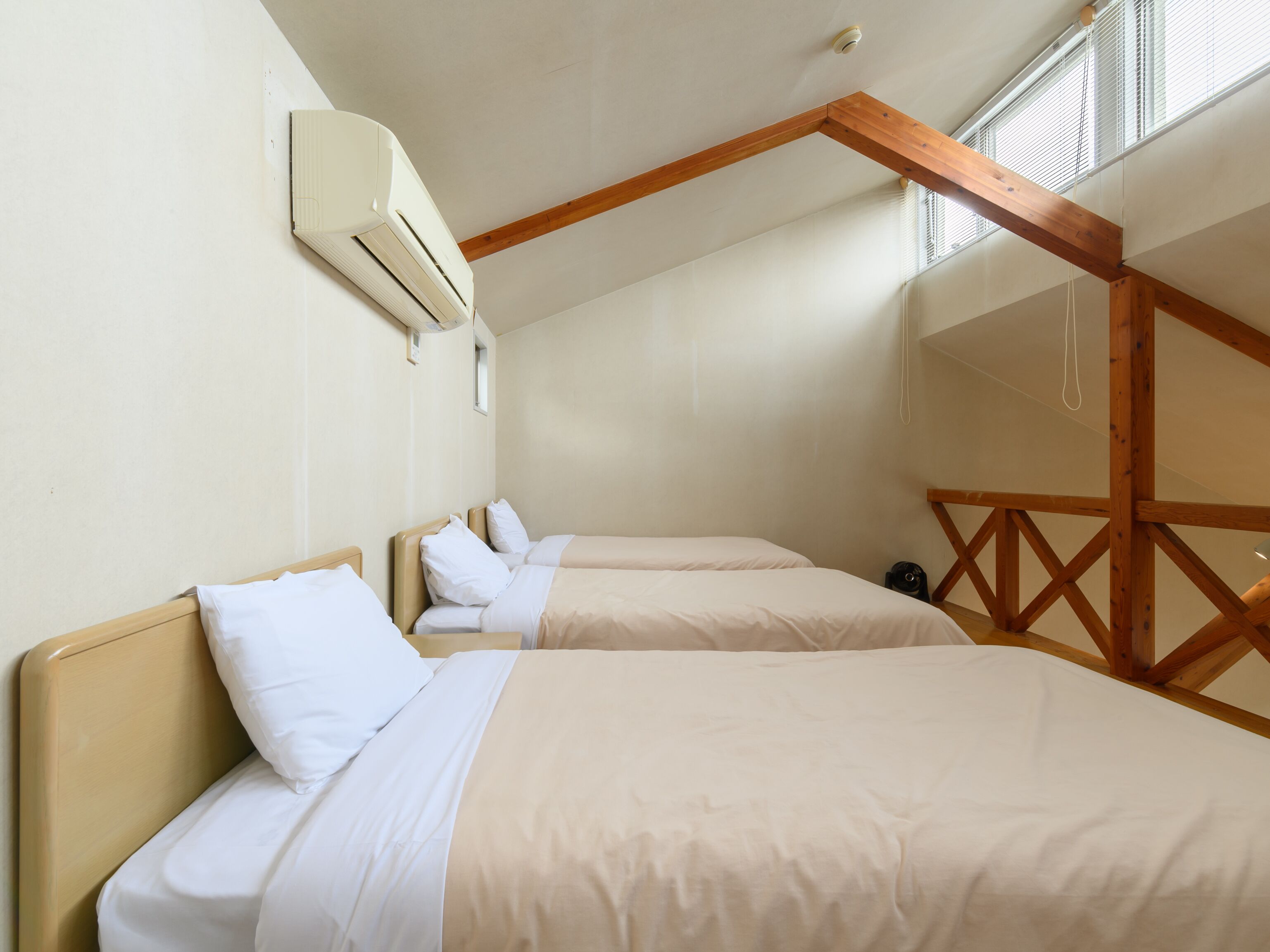 grand room, non smoking | 1 bedroom, in-room safe, desk, free wifi