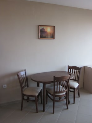 Iron/ironing board, cots/infant beds, free WiFi, bed sheets - Sunny Sands Studios (Burgas)