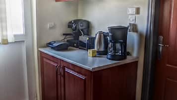 Romantic Penthouse, 1 Bedroom, Kitchenette, City View | Private kitchen