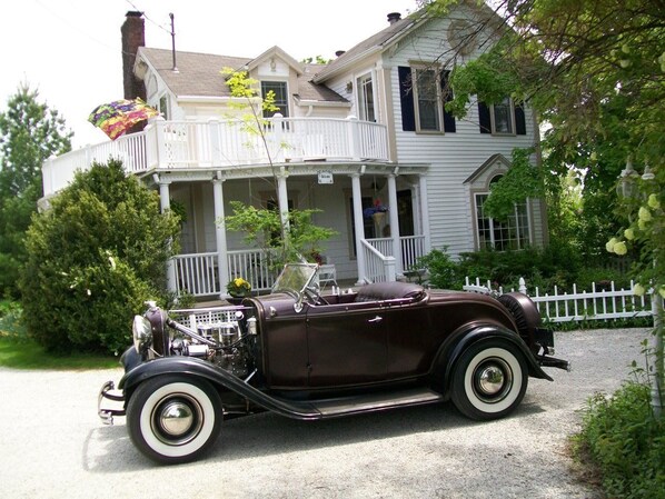 Front of property - Martha's Vineyard Bed & Breakfast (South Haven)