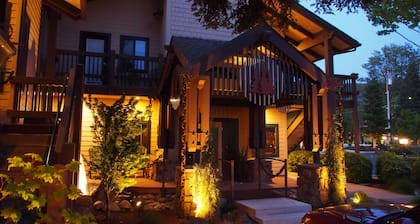 Redwood Garden Inn