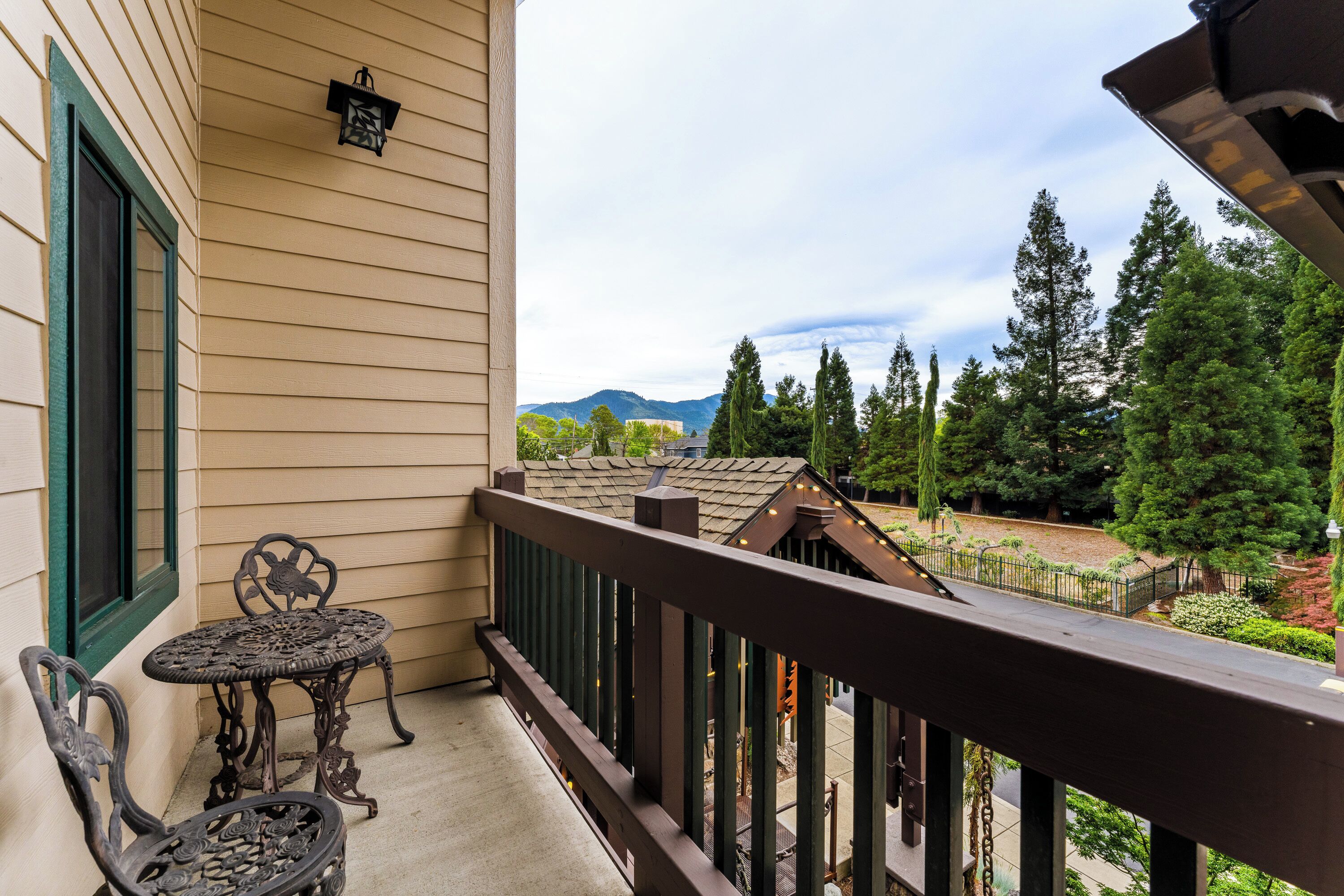 Deluxe Suite, 1 Bedroom, Jetted Tub | Terrace/patio