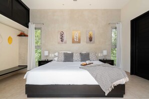 Classic-Haus, 3 Schlafzimmer, Poolblick | 3 Schlafzimmer, hochwertige Bettwaren, Zimmersafe, individuell dekoriert