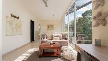 Classic House, 3 Bedrooms, Pool View | Living area | Smart TV, Netflix, pay films