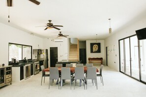 منزل مريح - ٤ غرف نوم - بمنظر للمسبح | مطبخ خاص