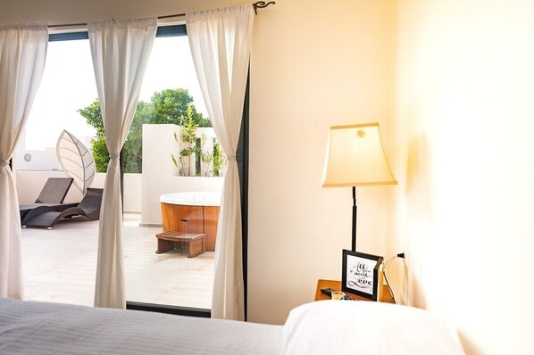 Exterior detail - Penthouse for large gropus by BRM (Tulum)