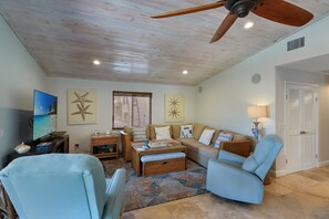 Een televisie en een dvd-speler