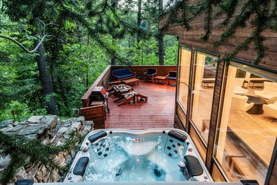Modern Treehouse - Unique Contemporary Home Nestled in the Forest, Hot Tub, Fireplace, Game Room
