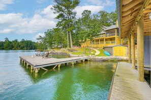 Property grounds - 'Arcade Cove' - Renovated Lake Martin Home w/ Dock (Eclectic)