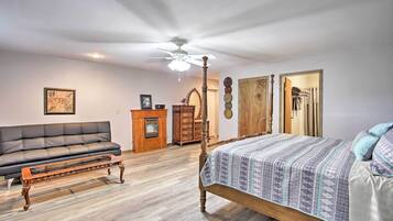 3 bedrooms, iron/ironing board, internet, bed sheets