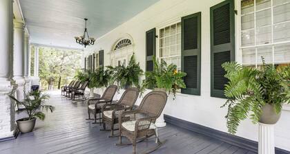 Historic 5,400-Sq-Ft Woodville Estate w/ Pool