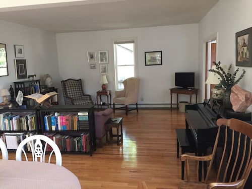 Two bedroom on first floor at the end of a quiet cul-de-sac in downtown
