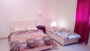 Ảnh chưa phân loại, 3 trong số 18 ảnh, nút