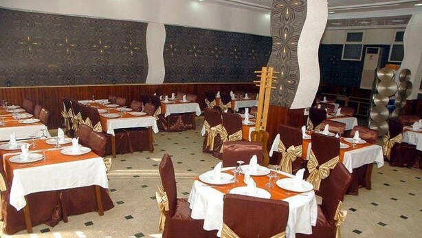 Ảnh chưa phân loại, 1 trong số 18 ảnh, nút