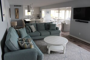 TV connectée, cheminée, jeux vidéo, Netflix