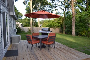 Outdoor dining - Cape Cod Falmouth Getaway, Great Harbors, Pool, Close Beaches Aug 10-16 avail (Falmouth)