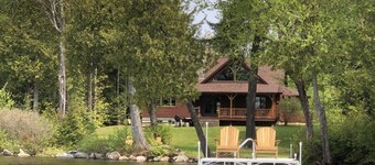 Loons Nest-Lakefront Haus mit Hof, Feuerstelle, Kanu, Kajak und natürlich Loons!