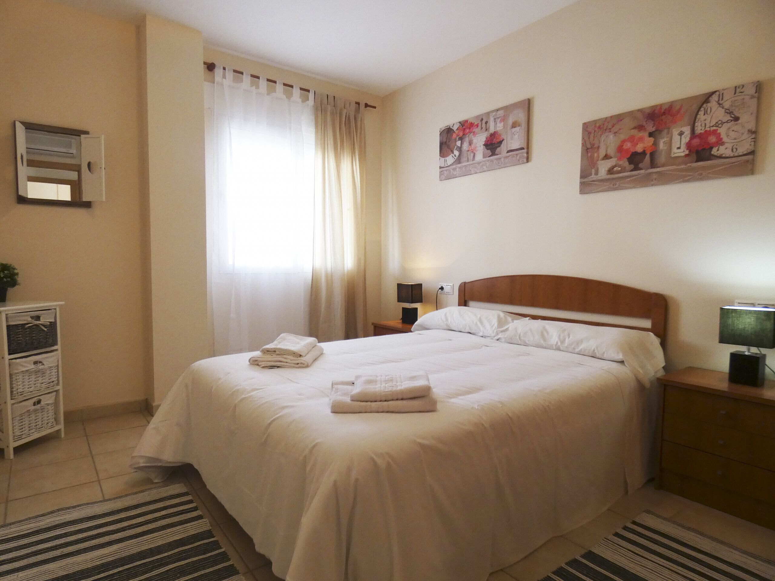 2 chambres, fer et planche à repasser, Wi-Fi gratuit, draps fournis