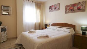 2 chambres, fer et planche Ă repasser, Wi-Fi gratuit, draps fournis