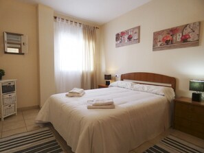 2 عدّة غرف نوم ومكواة/لوح كي وواي فاي مجانًا وملاءات أسرّة