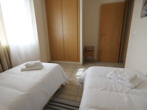 2 bedrooms, iron/ironing board, free WiFi, bed sheets