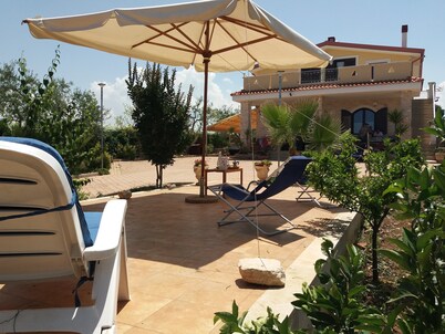 VILLA DI CAMPAGNA 3 KM FROM THE CITY CENTER