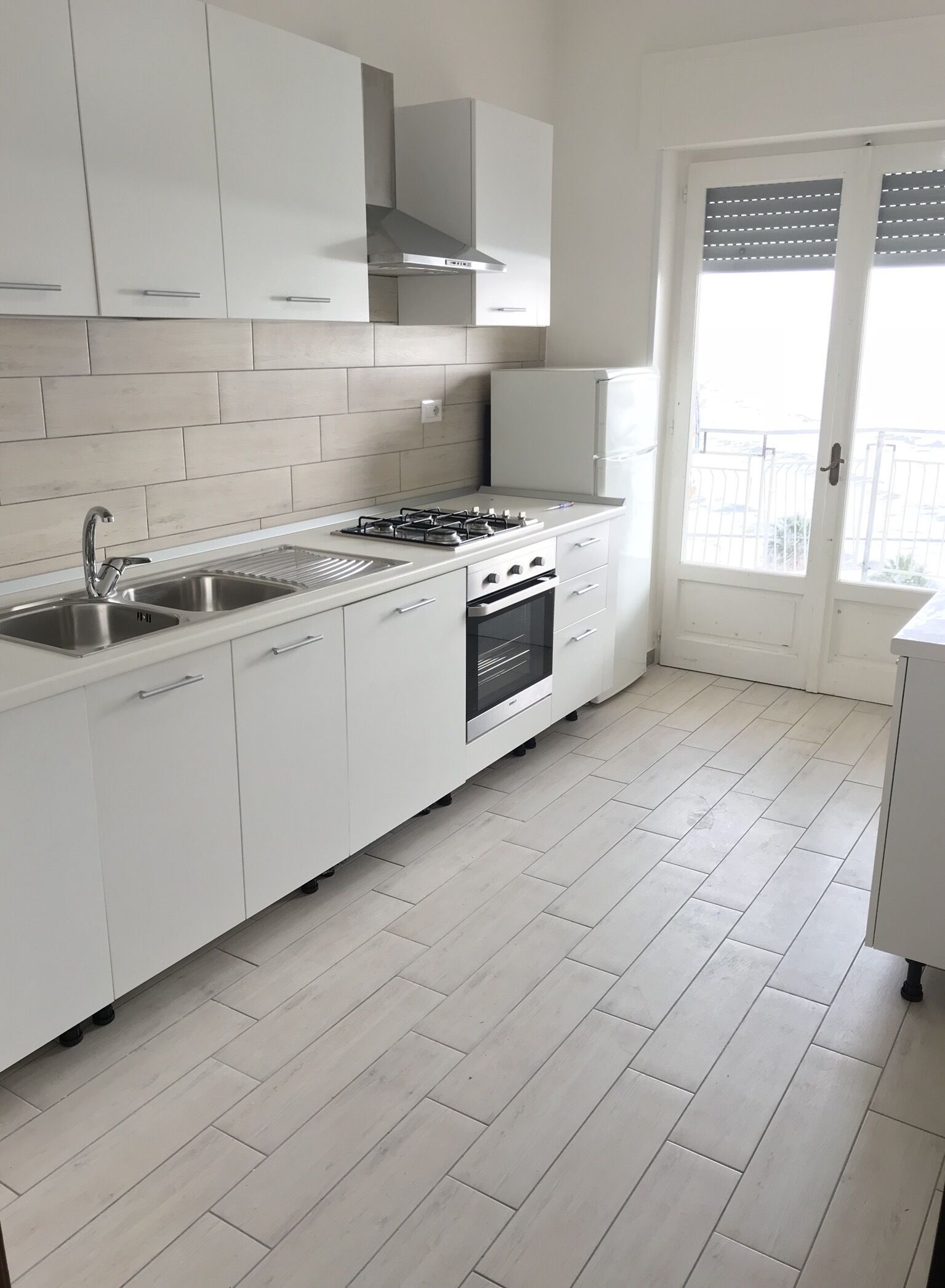 Frigorifero, forno, macchina per tè/caffè, pentole/stoviglie/utensili