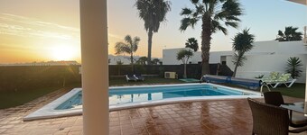 Beautiful detached extremely private villa with its own pool, Mountain View's.