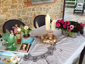 Outdoor dining