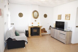 Télévision, cheminée