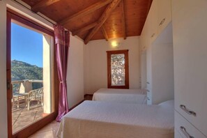 3 bedrooms - PORTO CERVO: Villa with 3 bedrooms, 2 bathrooms, large terrace, condominium swimming pool (Porto Cervo)