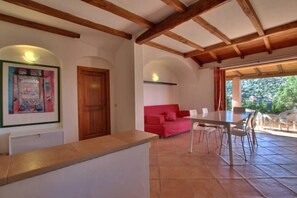 Dining - PORTO CERVO: Villa with 3 bedrooms, 2 bathrooms, large terrace, condominium swimming pool (Porto Cervo)